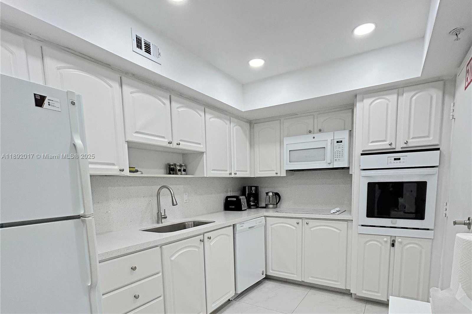 Small Image of 3901 SOUTH OCEAN DR #15R, Hollywood Number 6