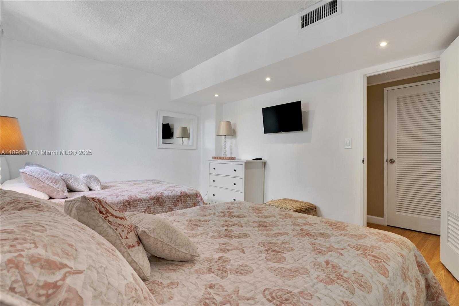 Small Image of 3901 SOUTH OCEAN DR #15R, Hollywood Number 7