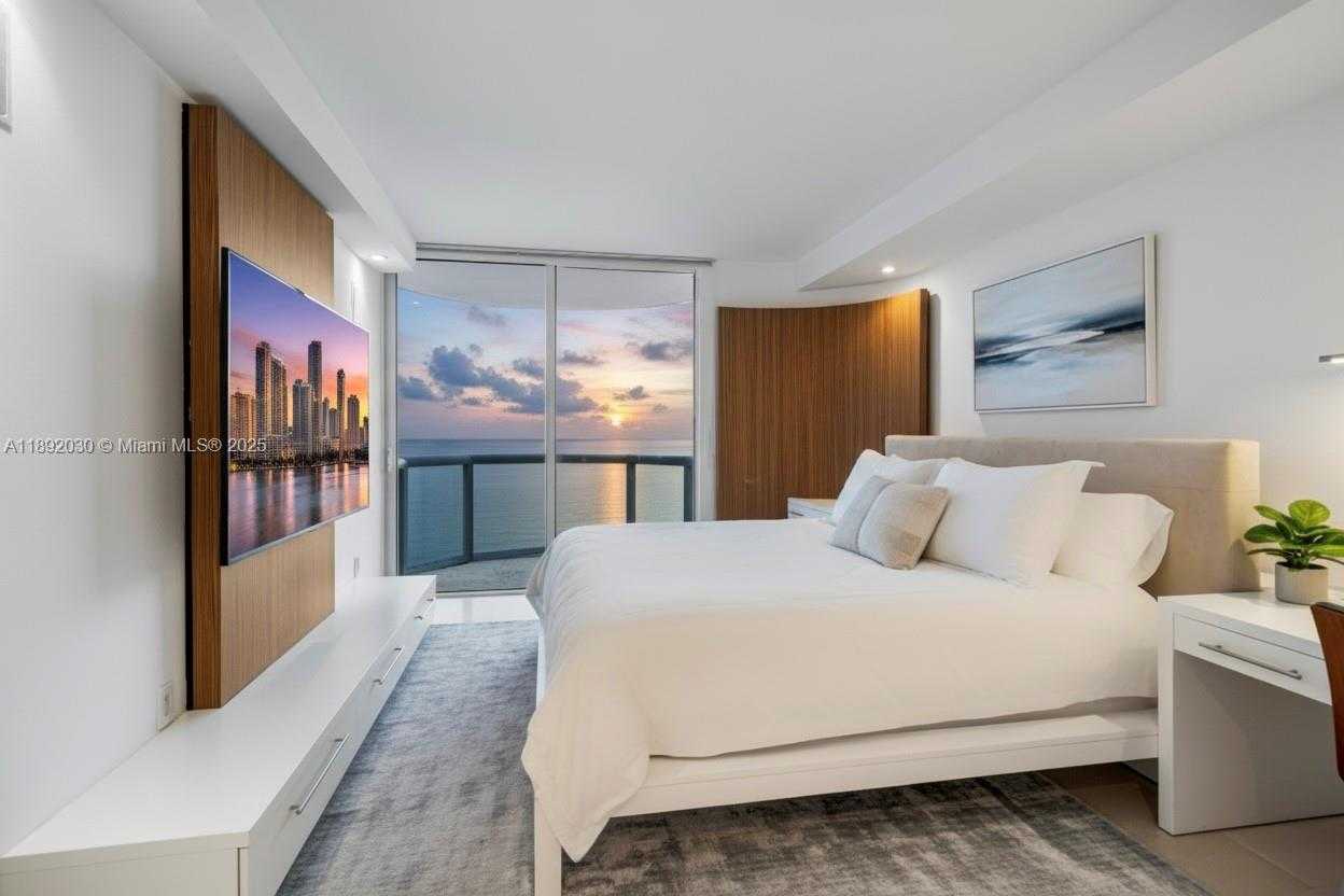 Small Image of 6365 COLLINS AVE #2901, Miami Beach Number 3