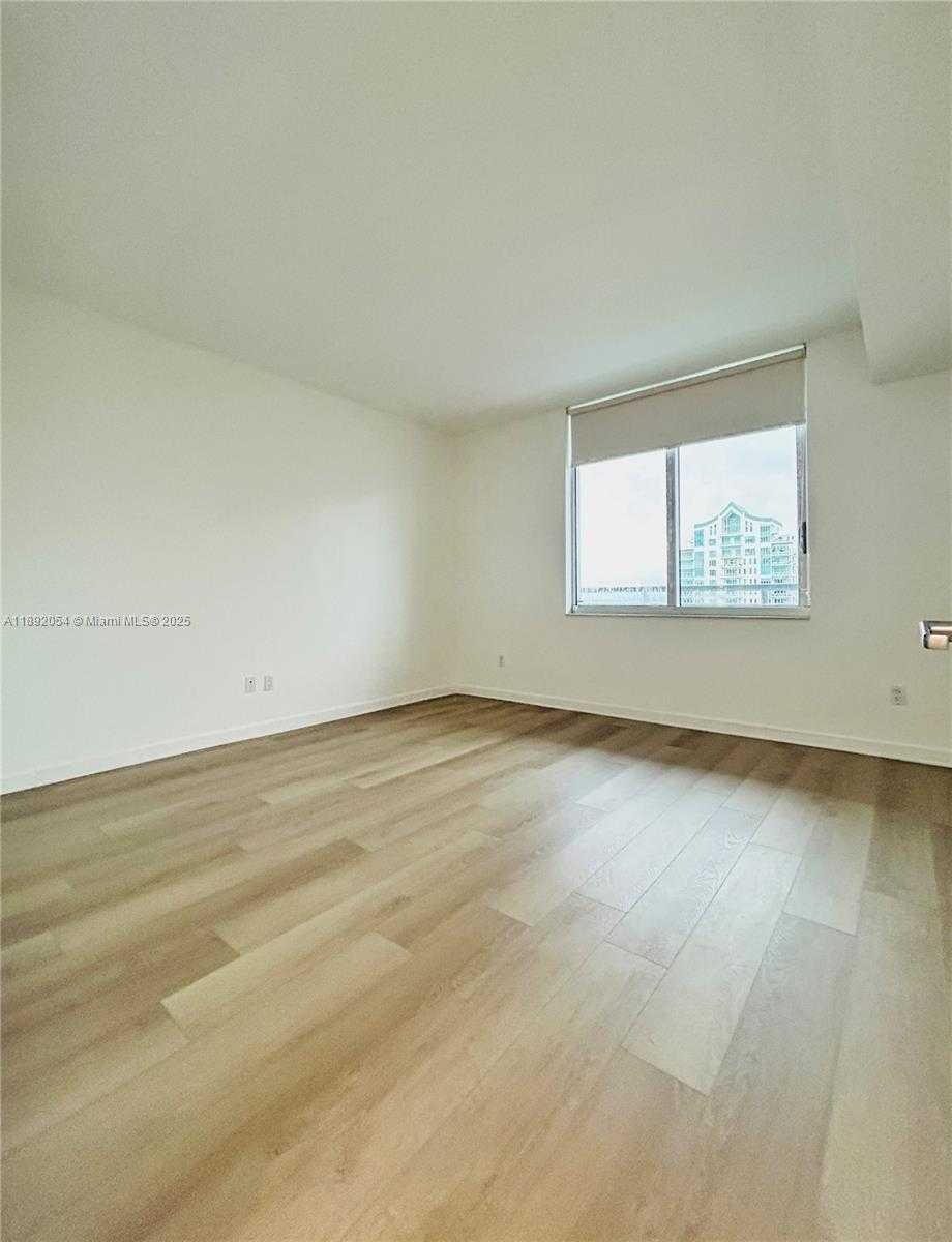 Small Image of 325 SOUTH BISCAYNE BLVD #3917, Miami Number 11