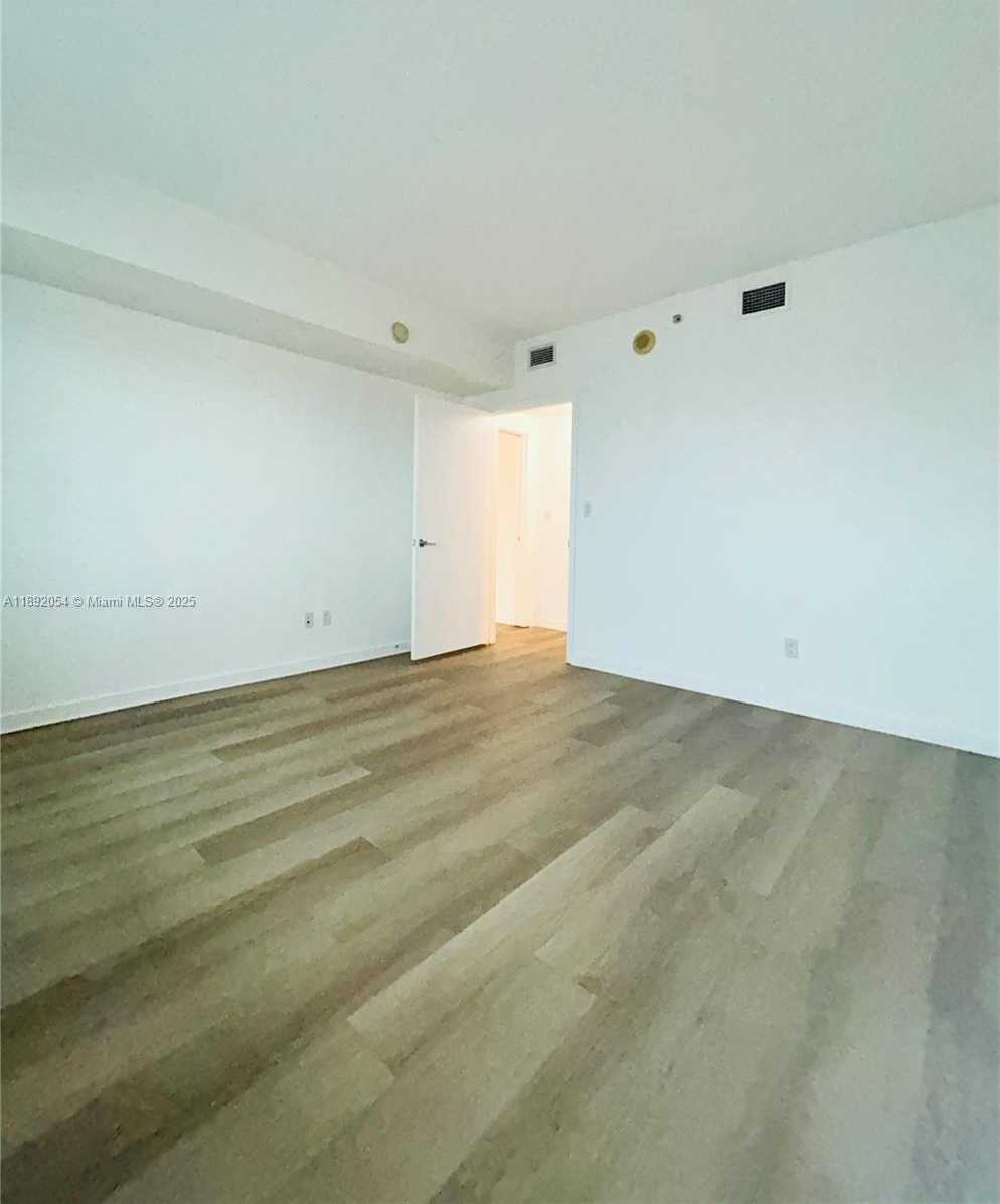 Small Image of 325 SOUTH BISCAYNE BLVD #3917, Miami Number 12