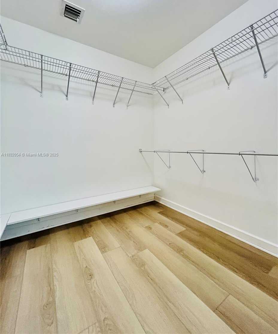 Small Image of 325 SOUTH BISCAYNE BLVD #3917, Miami Number 14