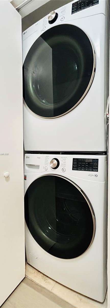 Small Image of 325 SOUTH BISCAYNE BLVD #3917, Miami Number 16