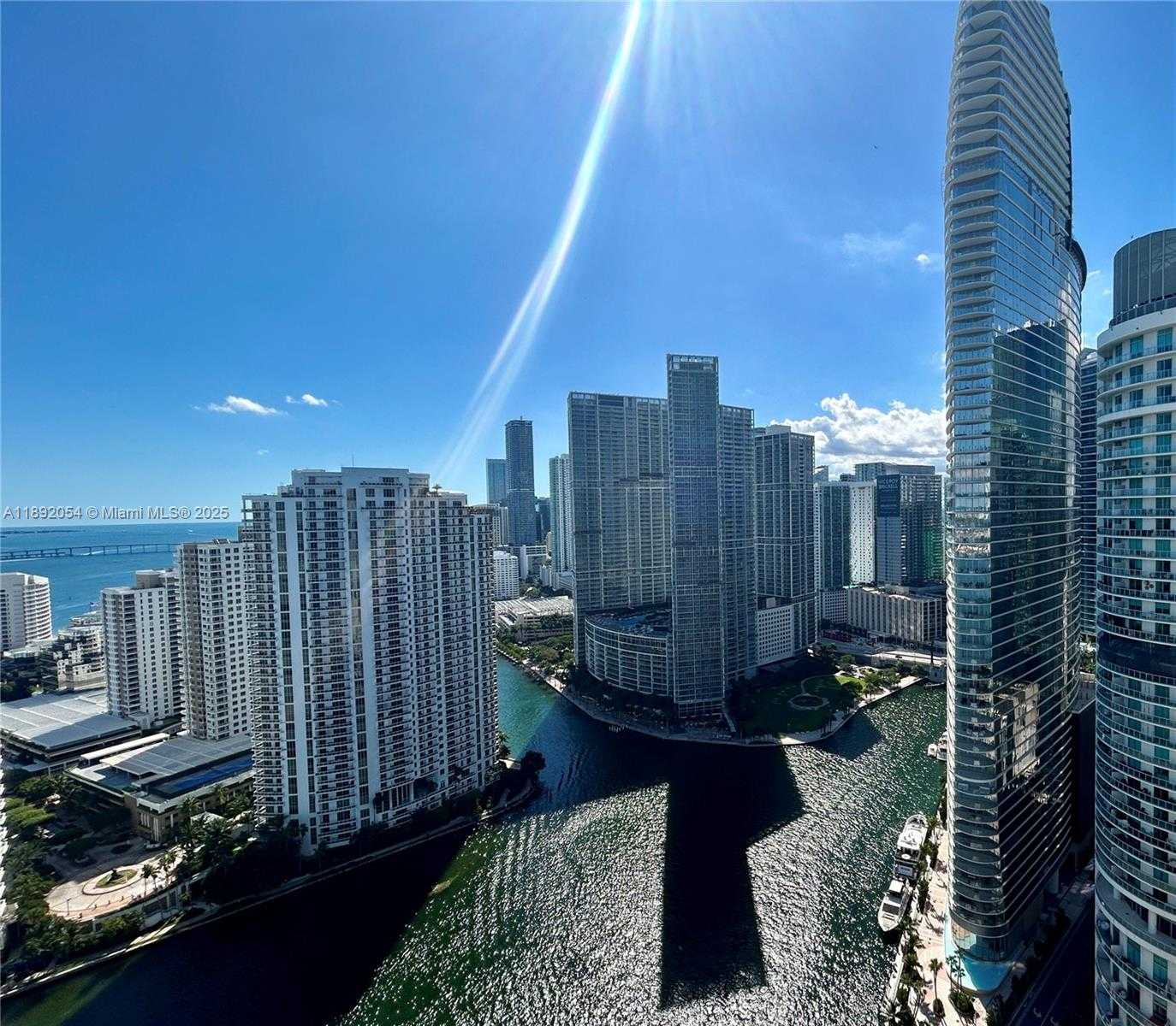 Small Image of 325 SOUTH BISCAYNE BLVD #3917, Miami Number 2
