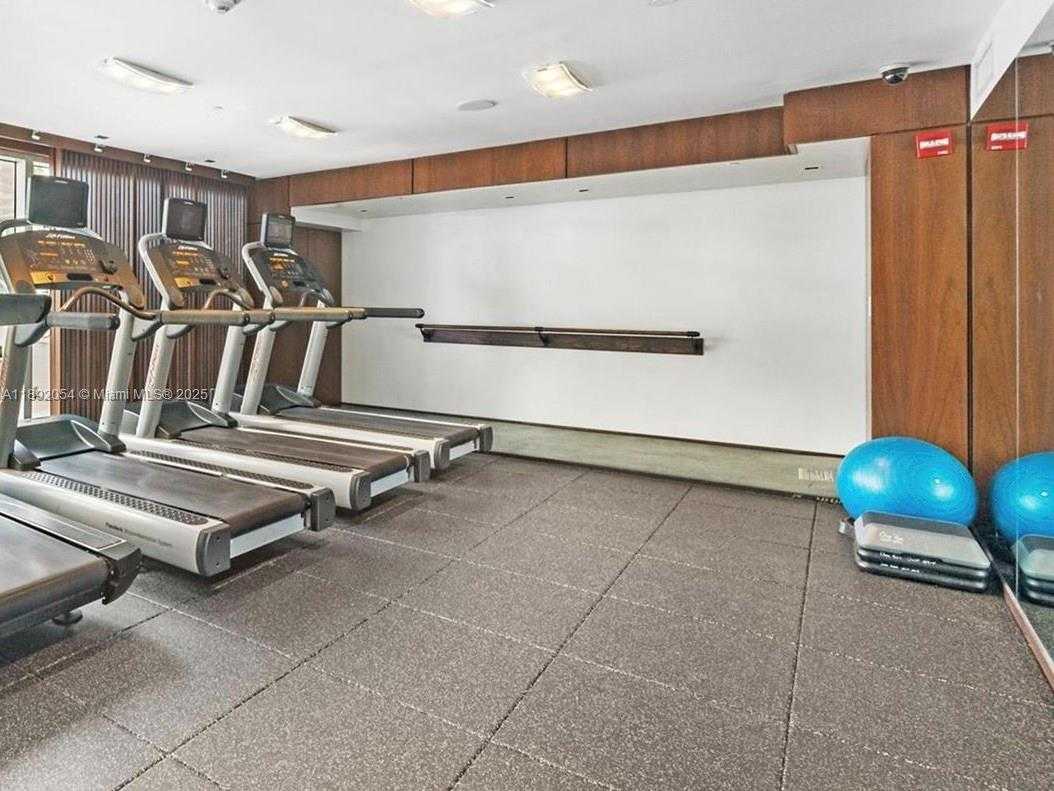 Small Image of 325 SOUTH BISCAYNE BLVD #3917, Miami Number 22