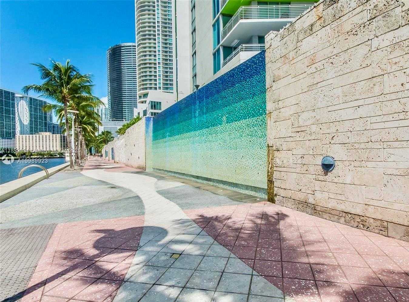 Small Image of 325 SOUTH BISCAYNE BLVD #3917, Miami Number 4