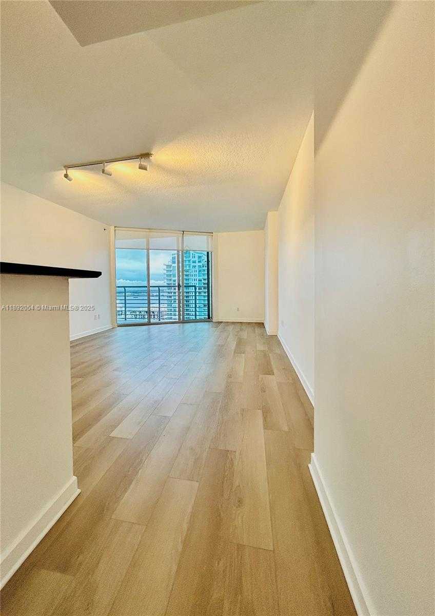 Small Image of 325 SOUTH BISCAYNE BLVD #3917, Miami Number 7