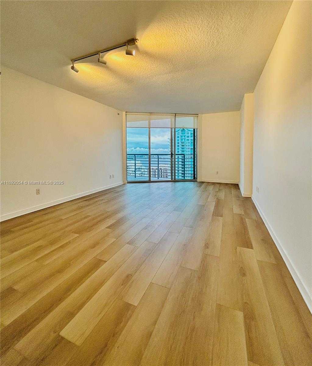 Small Image of 325 SOUTH BISCAYNE BLVD #3917, Miami Number 8