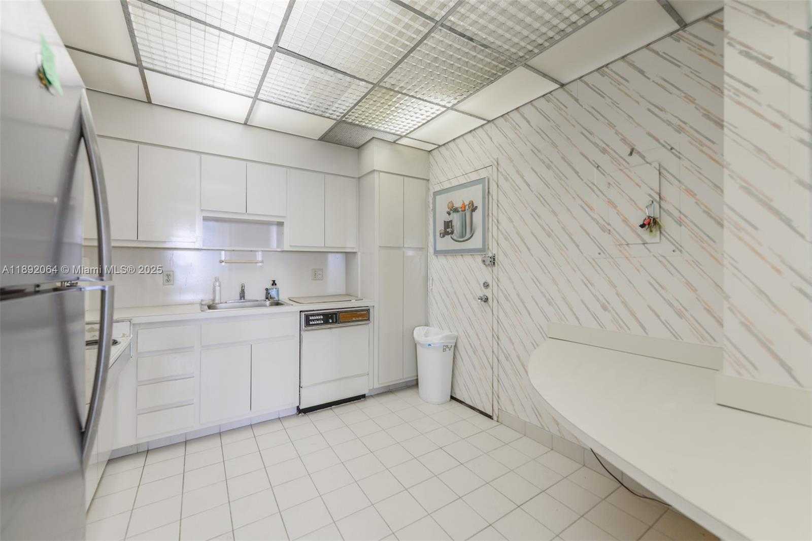 Small Image of 1980 SOUTH OCEAN DR #21E, Hallandale Beach Number 11