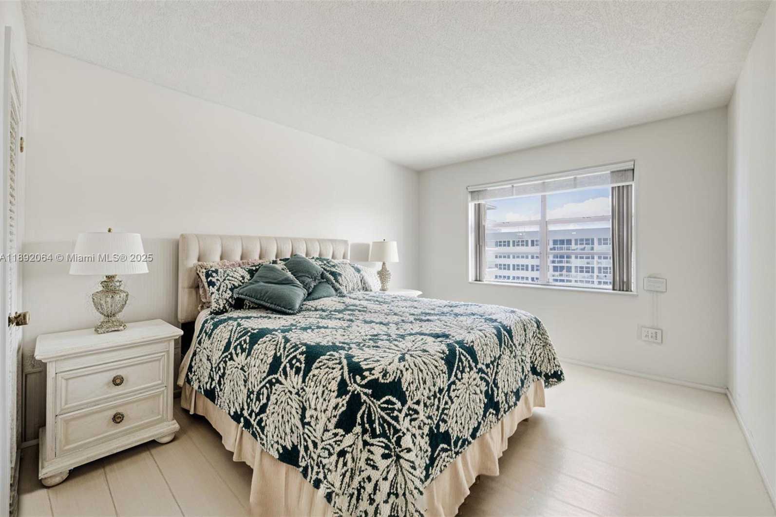 Small Image of 1980 SOUTH OCEAN DR #21E, Hallandale Beach Number 7