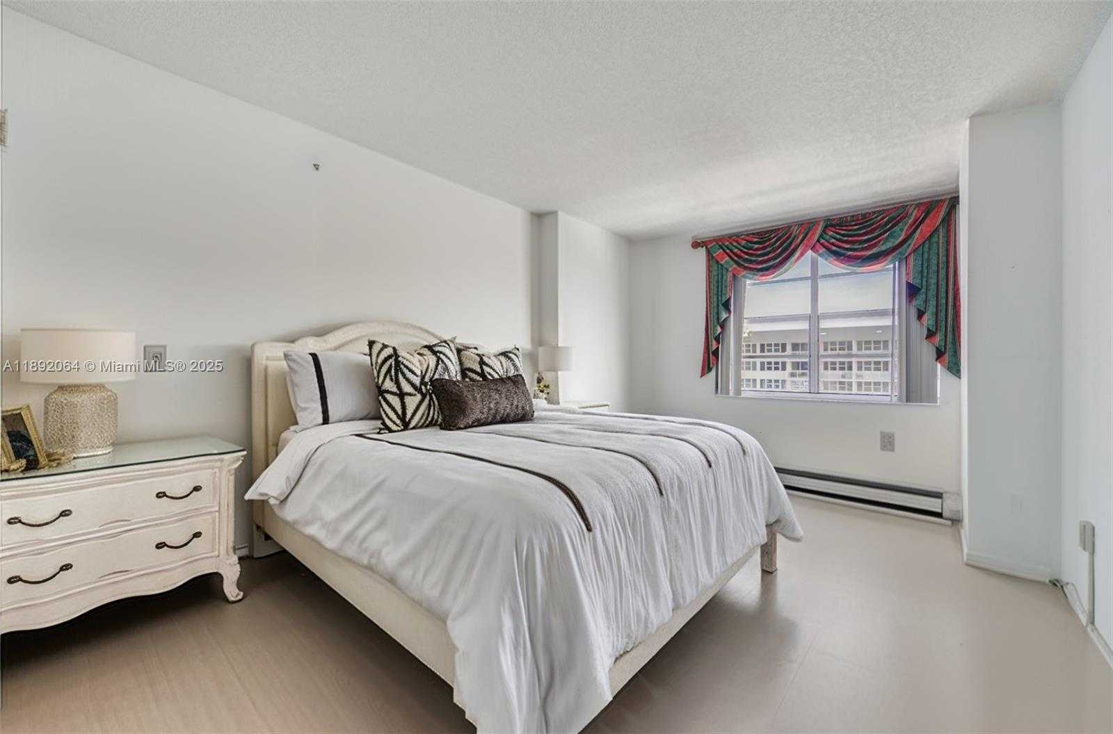 Small Image of 1980 SOUTH OCEAN DR #21E, Hallandale Beach Number 9