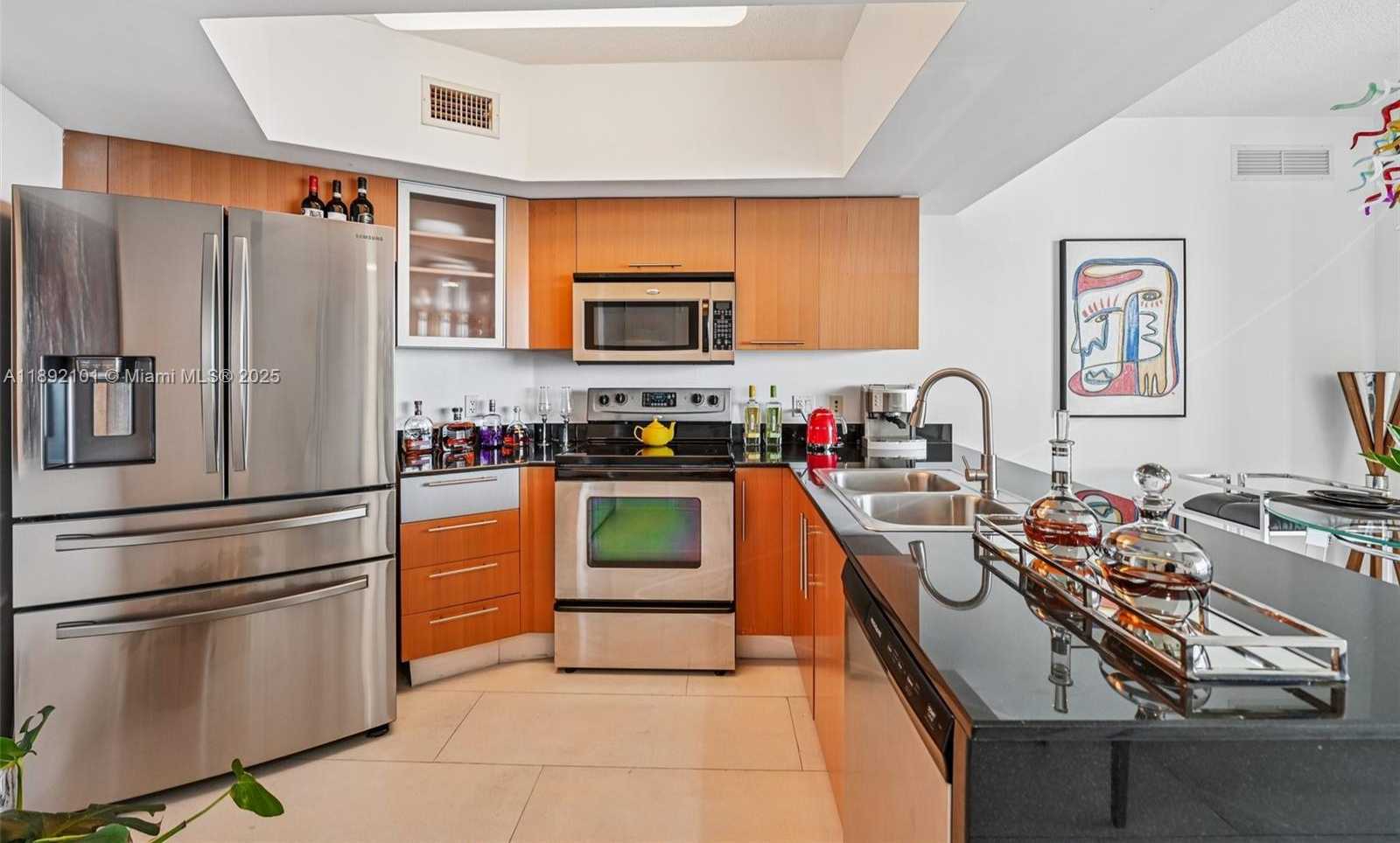 Small Image of 1750 NORTH BAYSHORE DR #2101, Miami Number 8