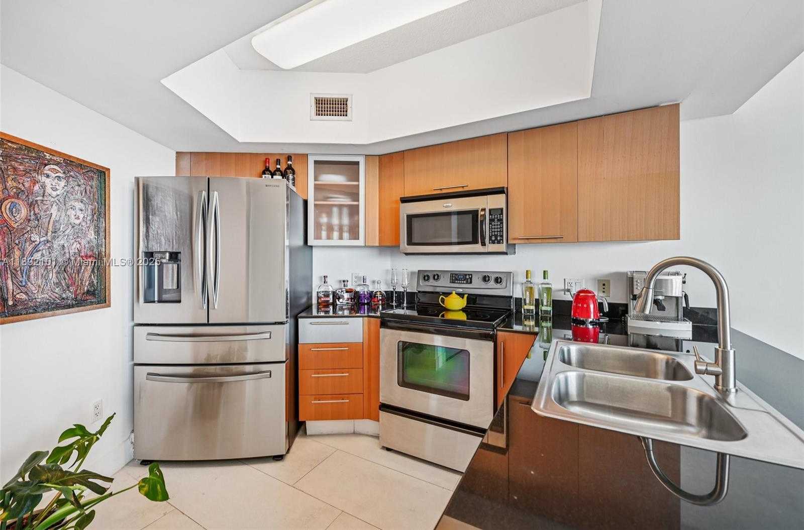Small Image of 1750 NORTH BAYSHORE DR #2101, Miami Number 9