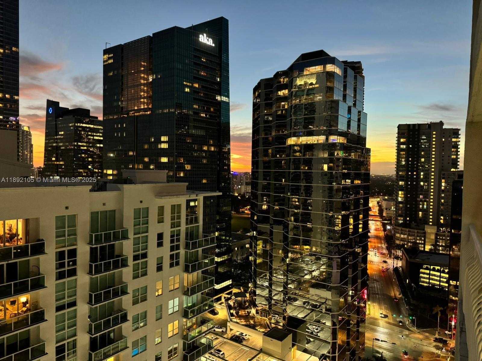 Small Image of 1200 BRICKELL BAY DR #1919, Miami Number 5