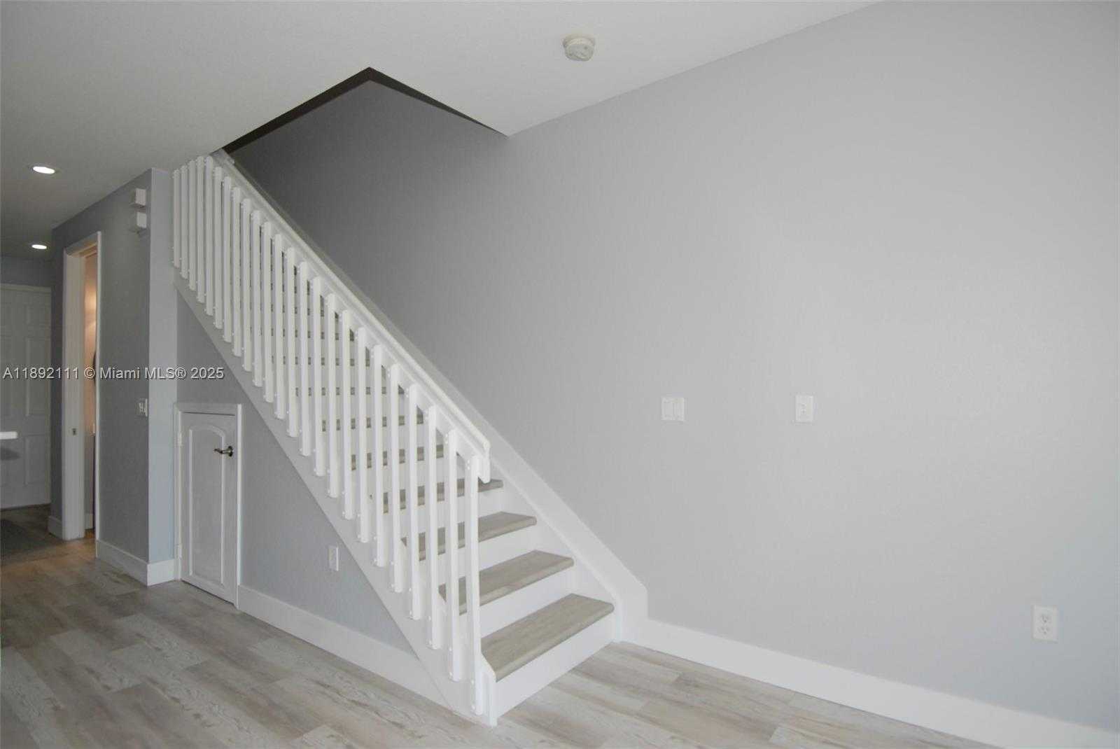 Small Image of 7636 FOXCROFT LN, Davie Number 11