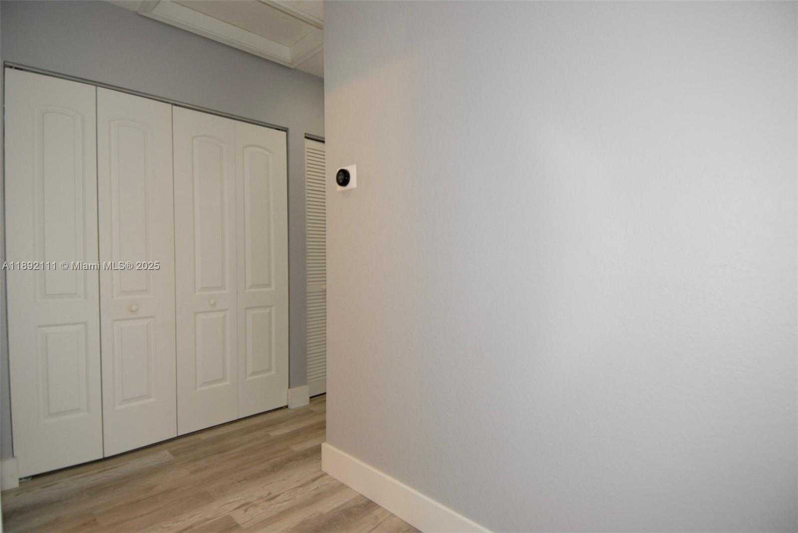 Small Image of 7636 FOXCROFT LN, Davie Number 17