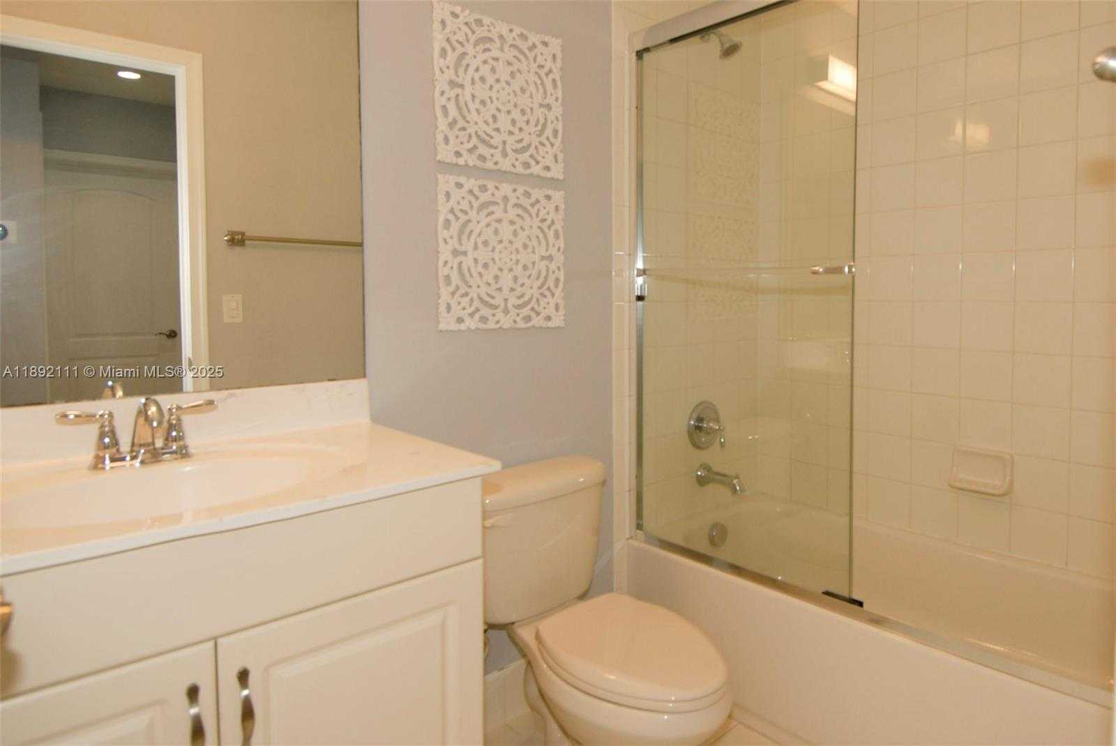 Small Image of 7636 FOXCROFT LN, Davie Number 19