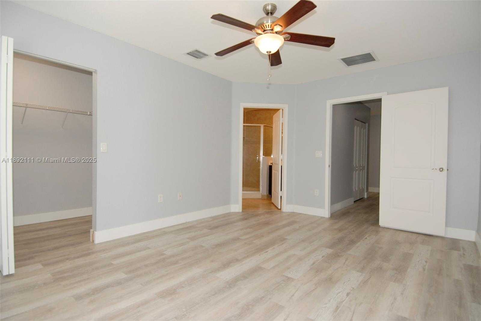 Small Image of 7636 FOXCROFT LN, Davie Number 20