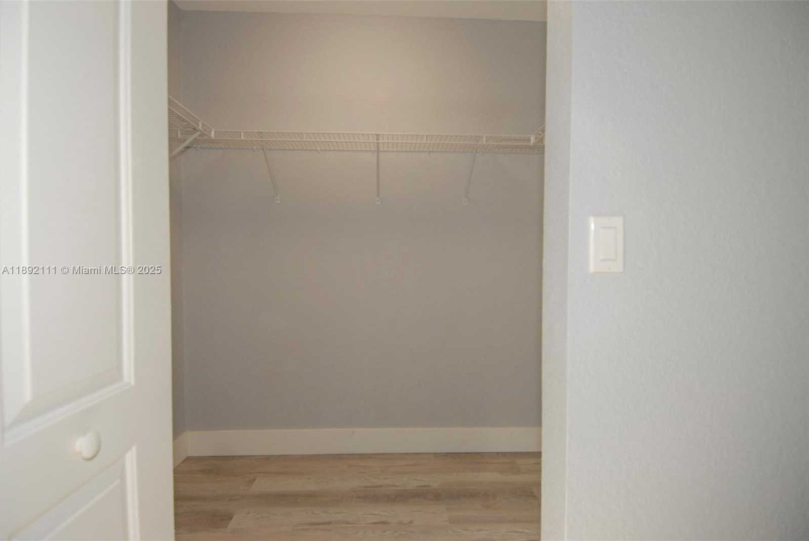 Small Image of 7636 FOXCROFT LN, Davie Number 22