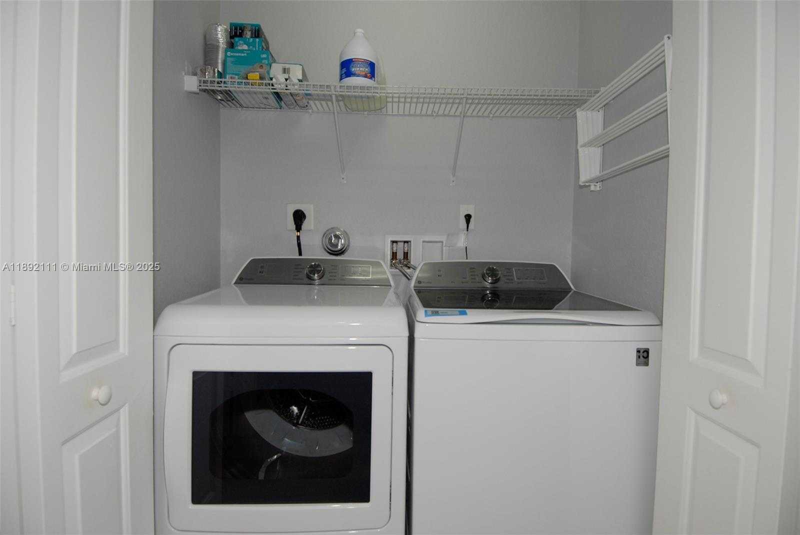 Small Image of 7636 FOXCROFT LN, Davie Number 25