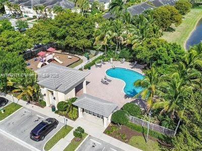 Small Image of 7636 FOXCROFT LN, Davie Number 35