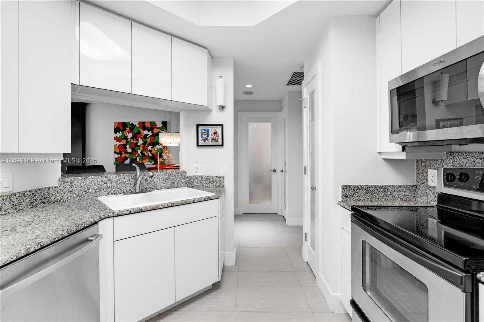 Small Image of 888 BRICKELL KEY DR #1002, Miami Number 10