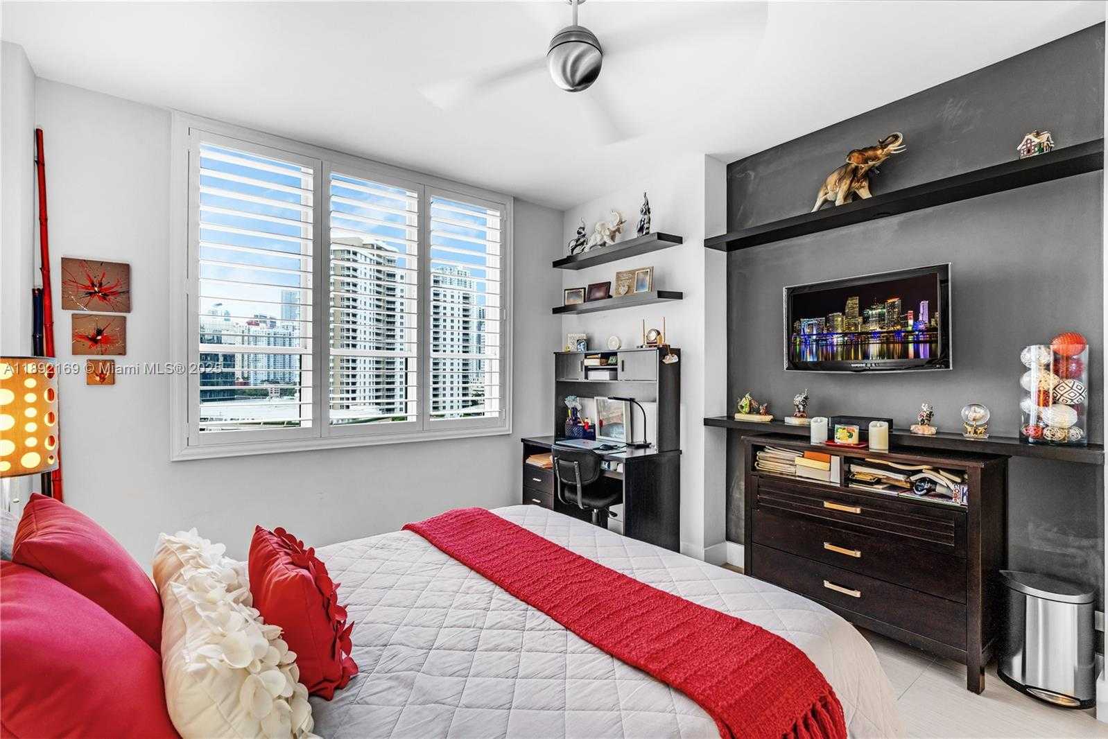 Small Image of 888 BRICKELL KEY DR #1002, Miami Number 14