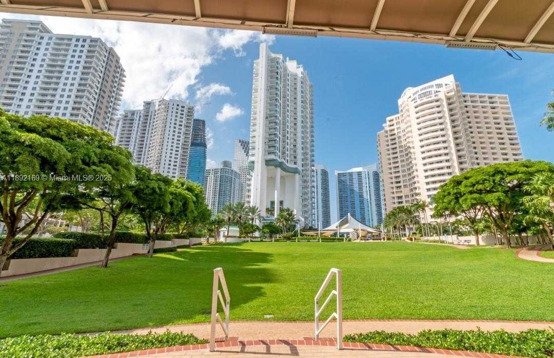 Small Image of 888 BRICKELL KEY DR #1002, Miami Number 30