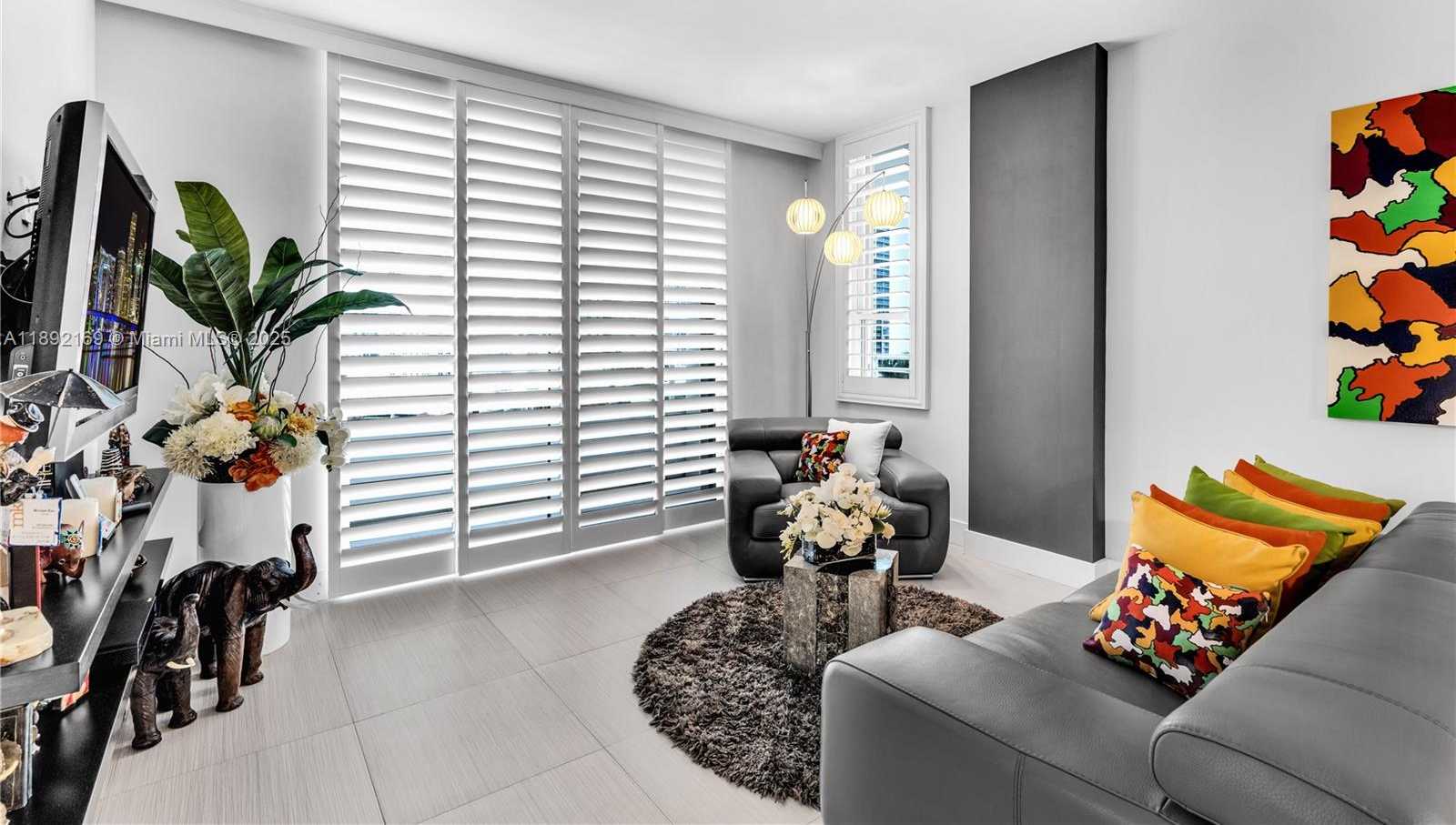 Small Image of 888 BRICKELL KEY DR #1002, Miami Number 7