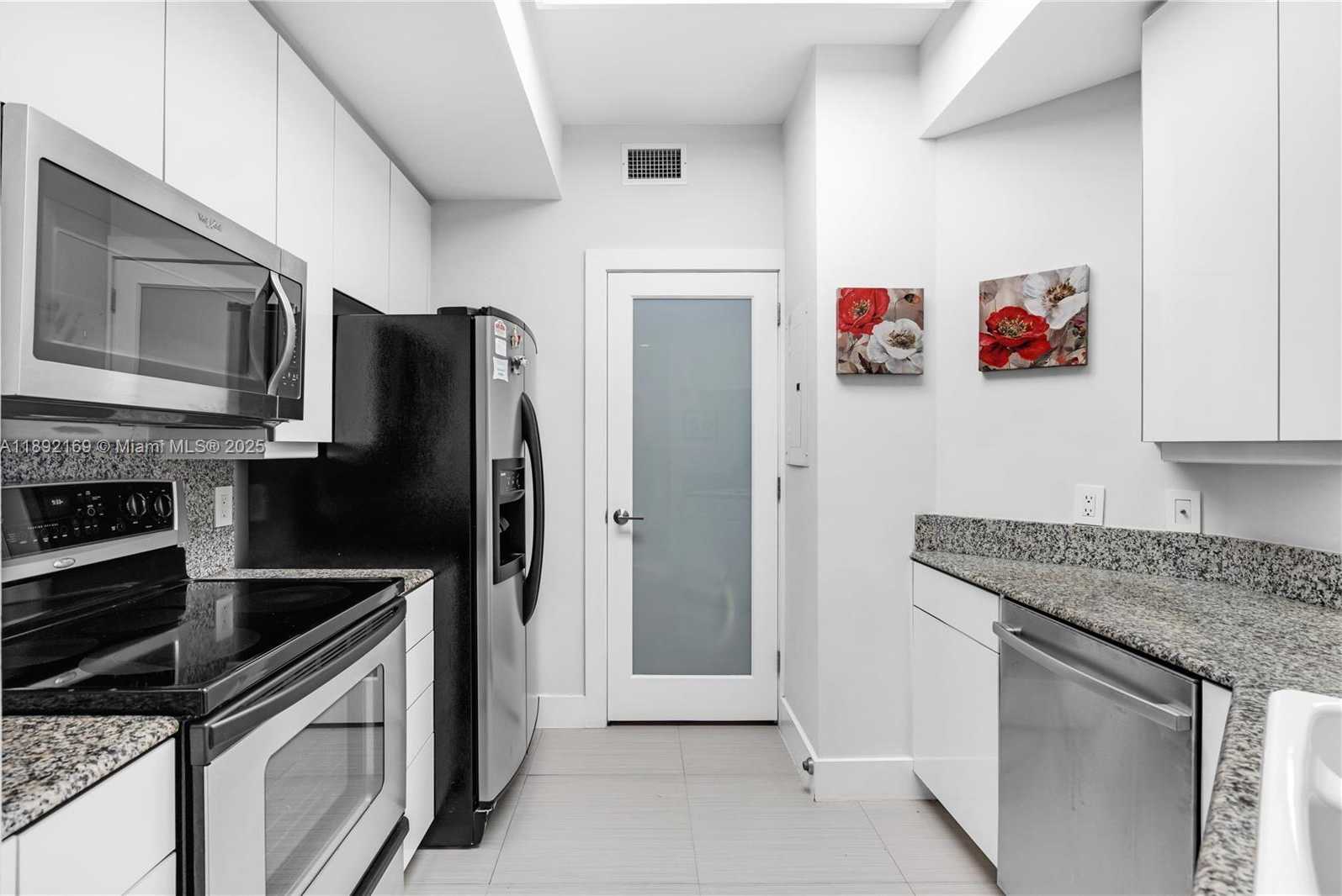 Small Image of 888 BRICKELL KEY DR #1002, Miami Number 9