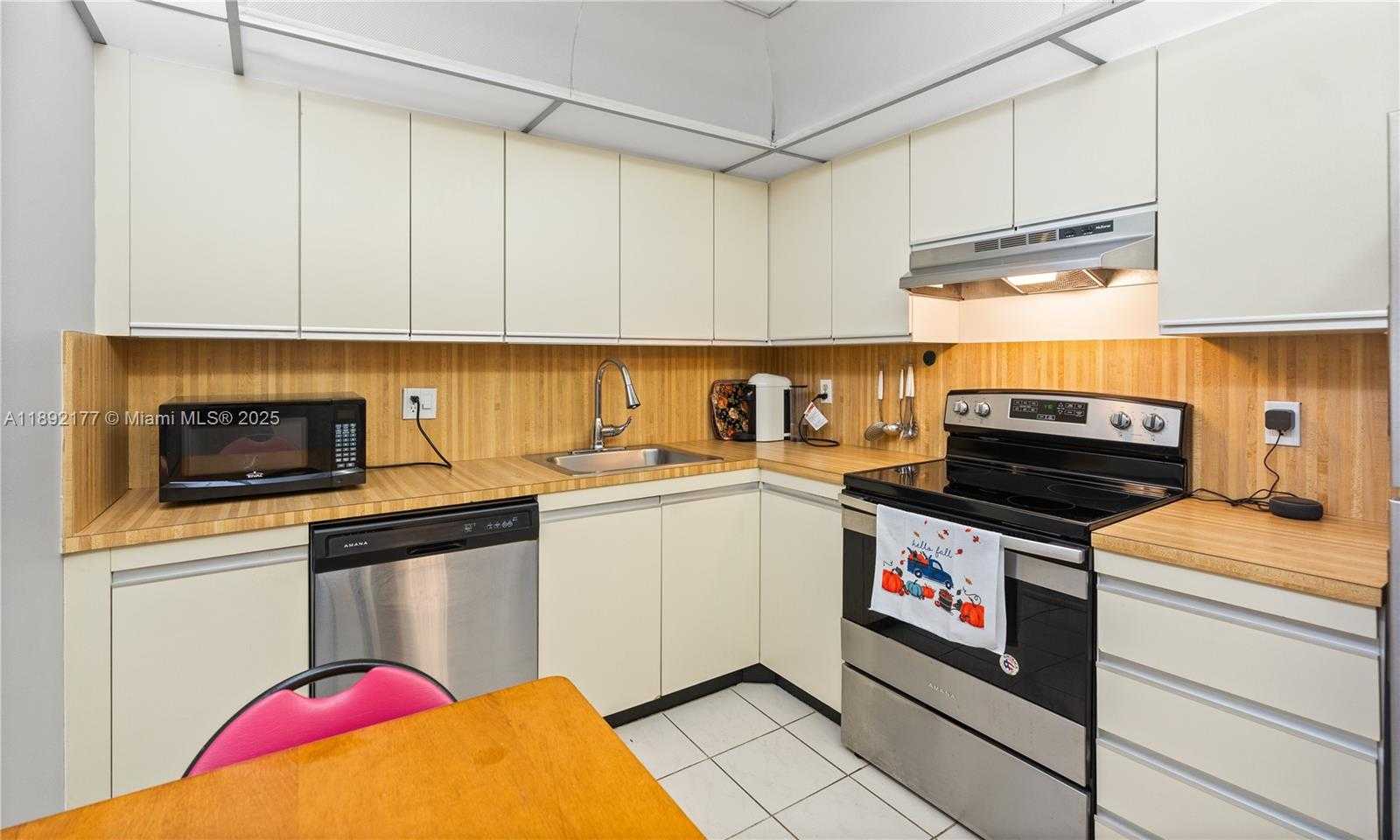 Small Image of 2500 PARKVIEW DR #1604, Hallandale Beach Number 10