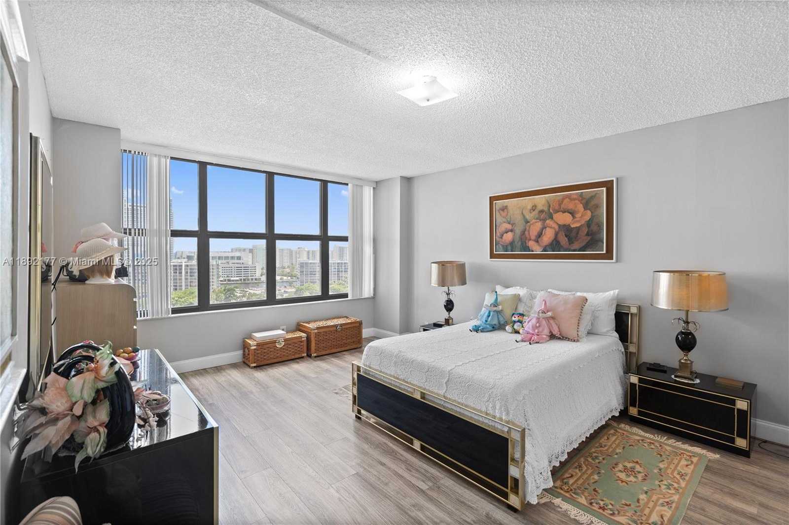 Small Image of 2500 PARKVIEW DR #1604, Hallandale Beach Number 11