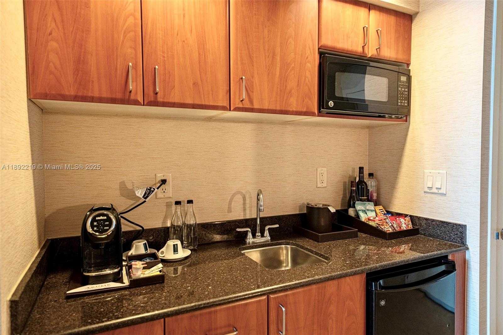 Small Image of 18001 SOUTH EAST COLLINS AVE #2111, Sunny Isles Beach Number 19