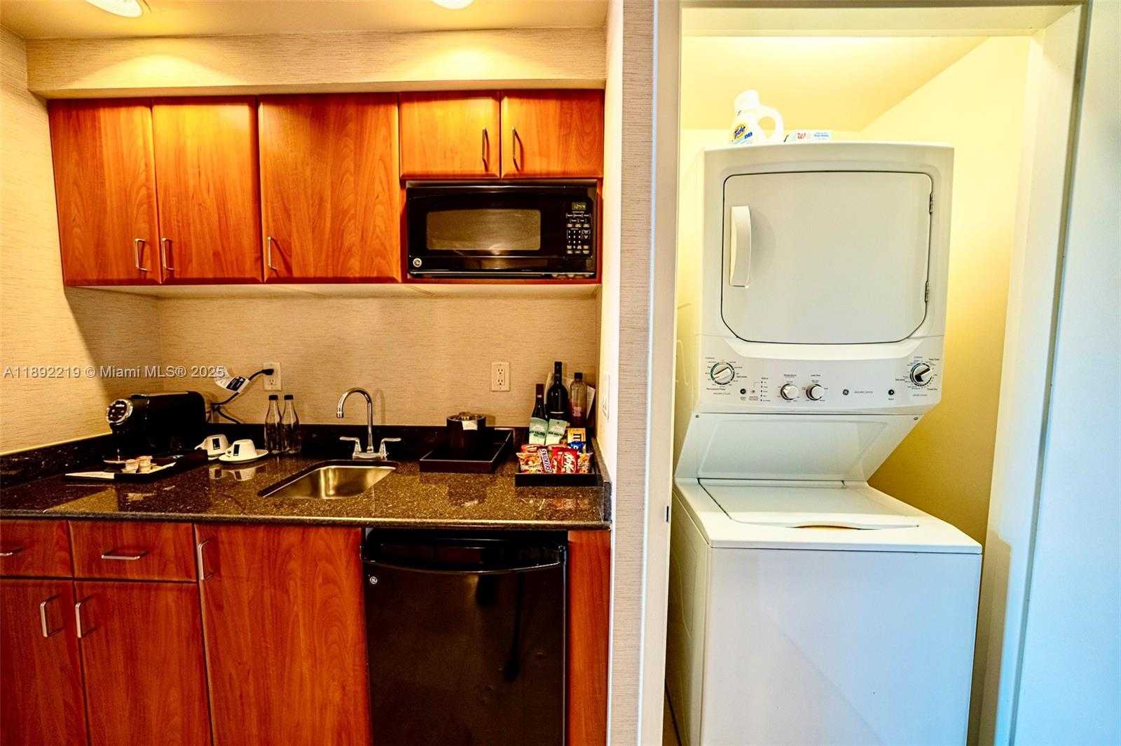 Small Image of 18001 SOUTH EAST COLLINS AVE #2111, Sunny Isles Beach Number 20