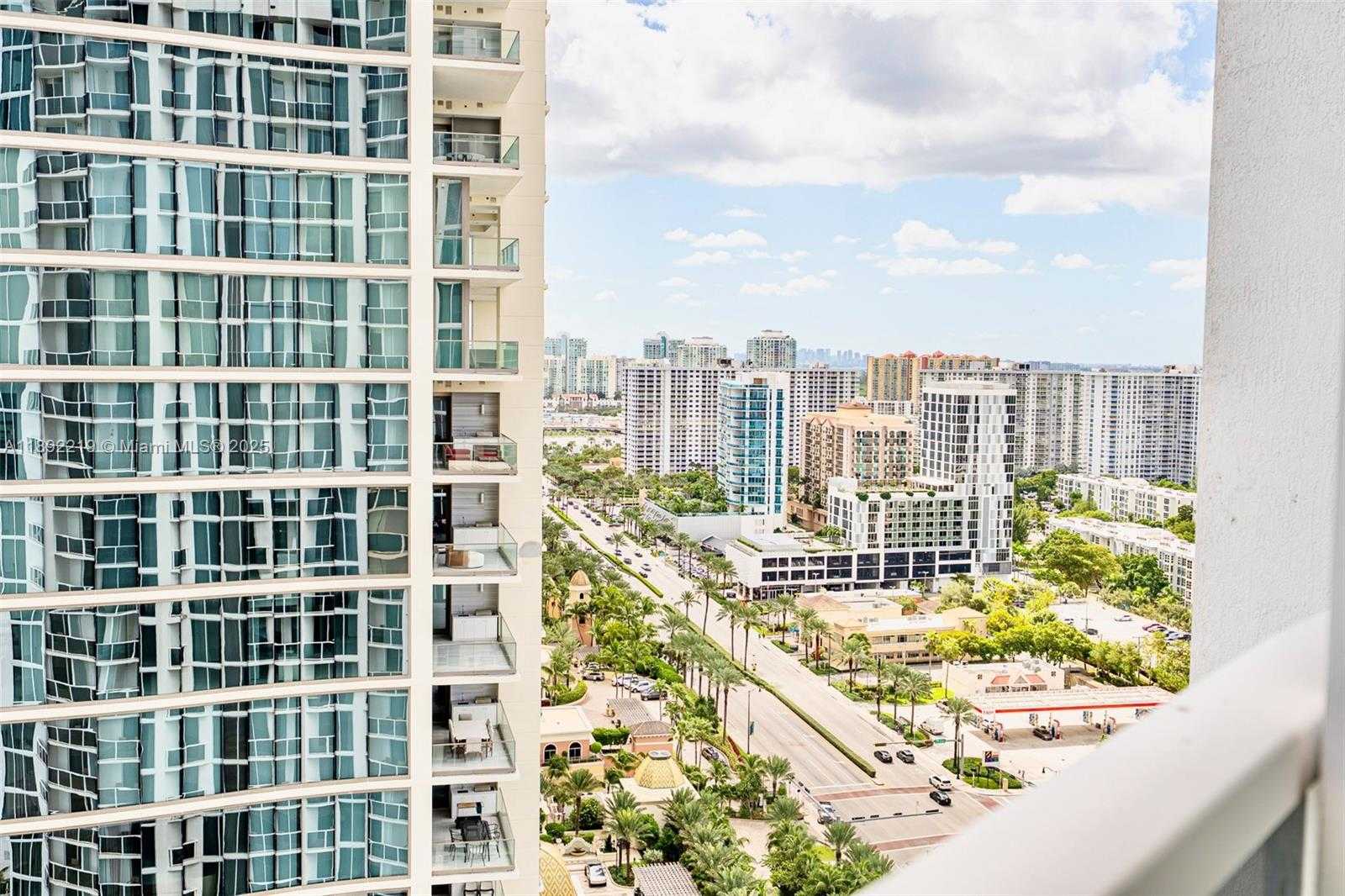 Small Image of 18001 SOUTH EAST COLLINS AVE #2111, Sunny Isles Beach Number 6