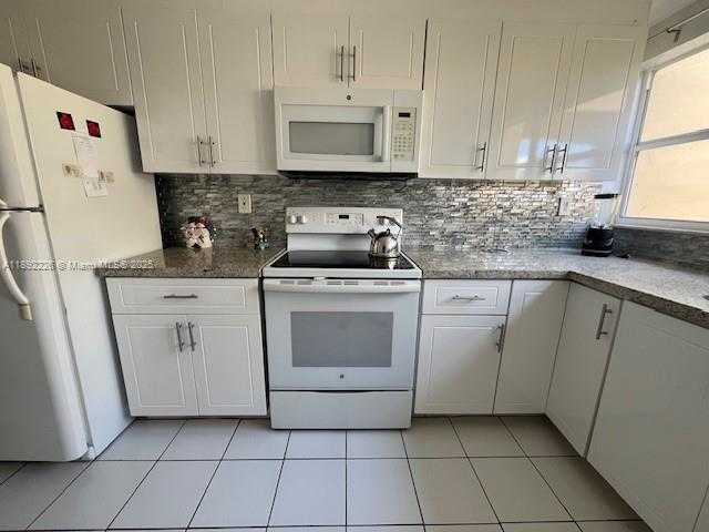 Small Image of 920 NORTH EAST 199TH ST #4S, Miami Number 2