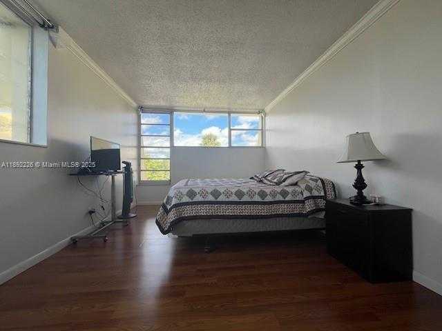 Small Image of 920 NORTH EAST 199TH ST #4S, Miami Number 34