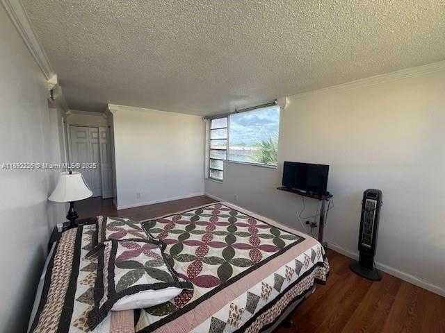Small Image of 920 NORTH EAST 199TH ST #4S, Miami Number 35