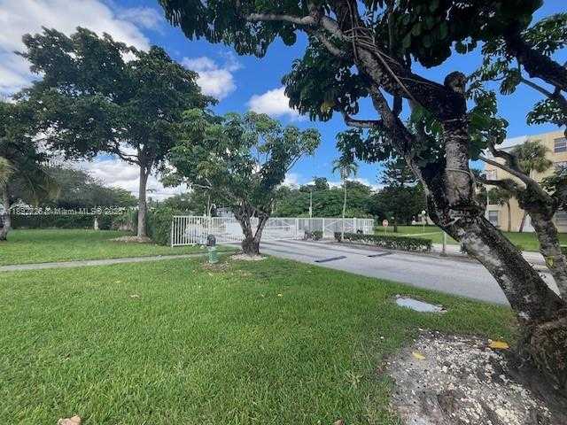 Small Image of 920 NORTH EAST 199TH ST #4S, Miami Number 50