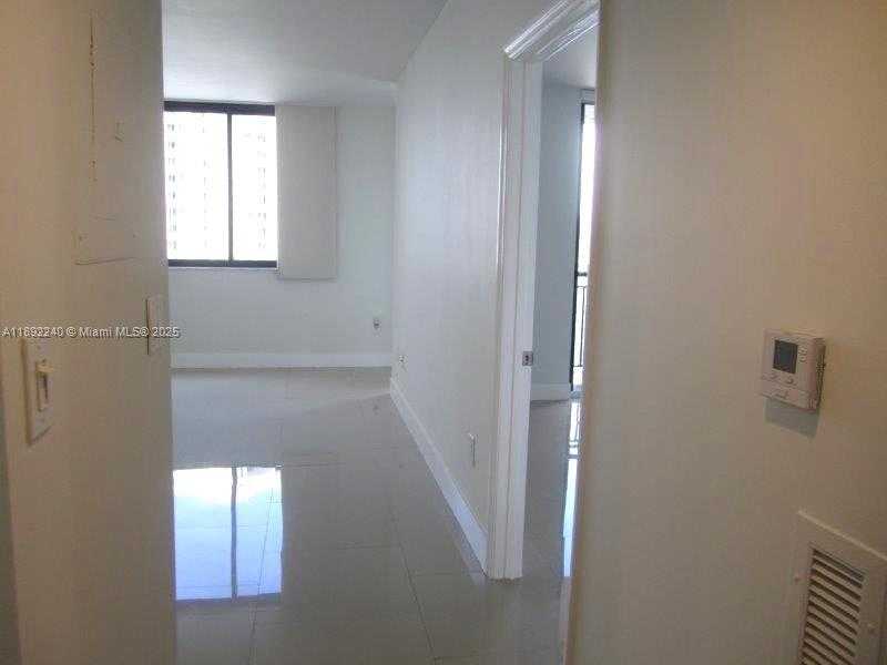 Small Image of 540 BRICKELL KEY DR #1602, Miami Number 12