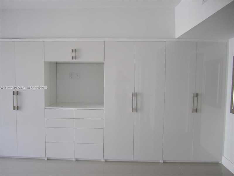 Small Image of 540 BRICKELL KEY DR #1602, Miami Number 29