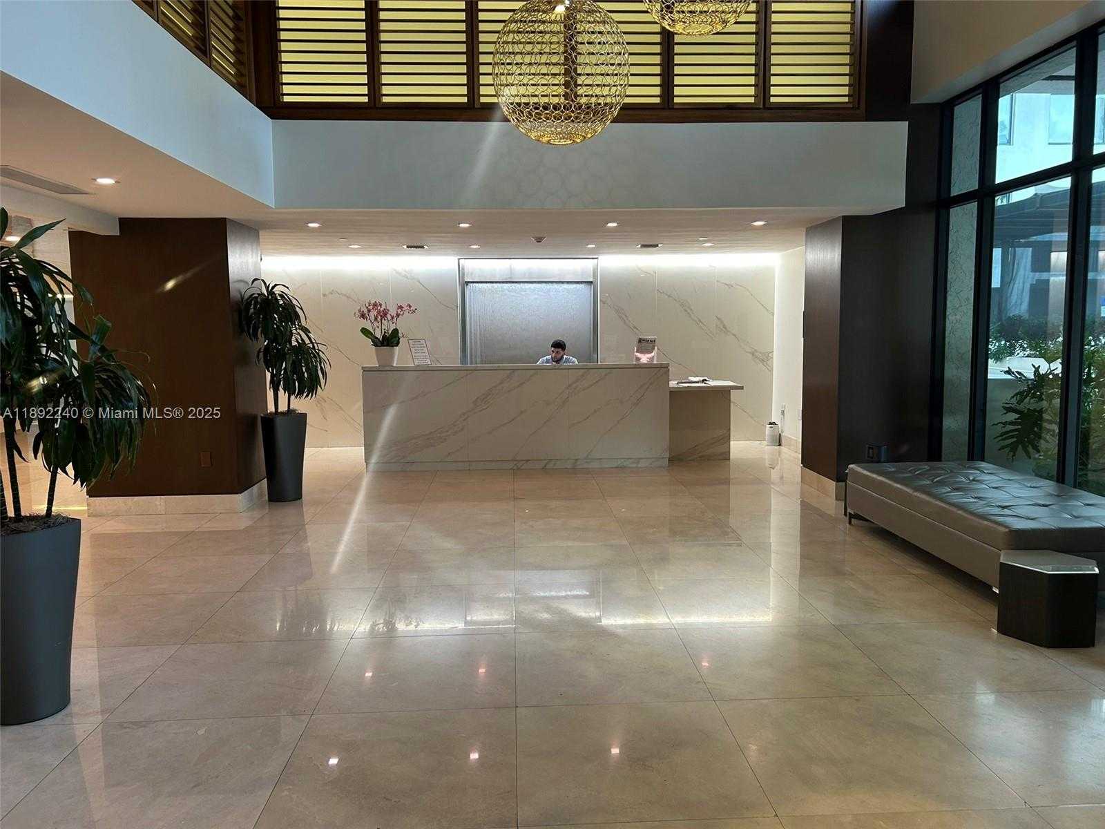 Small Image of 540 BRICKELL KEY DR #1602, Miami Number 4