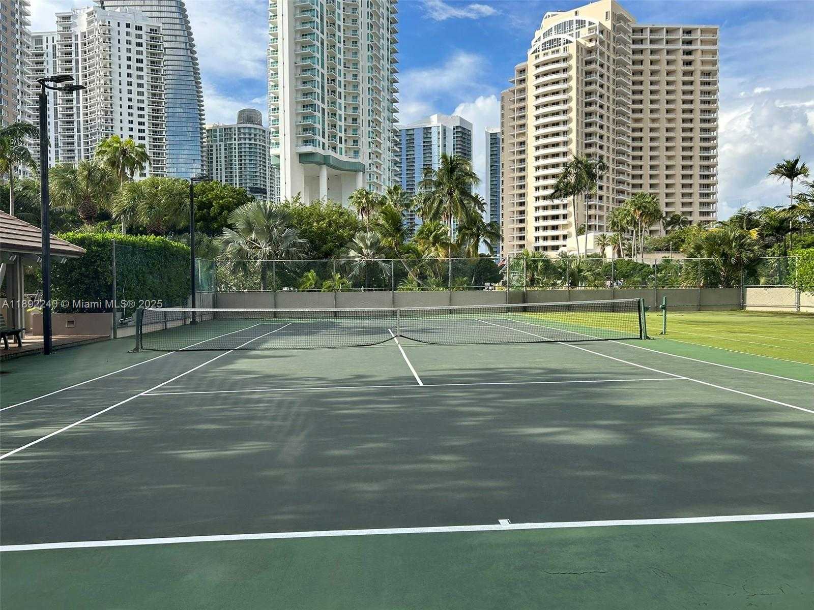 Small Image of 540 BRICKELL KEY DR #1602, Miami Number 58
