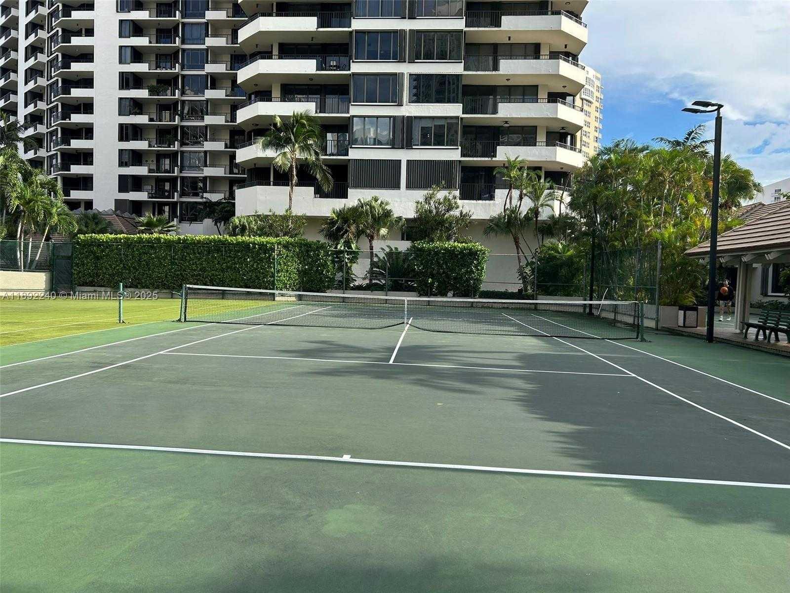 Small Image of 540 BRICKELL KEY DR #1602, Miami Number 65