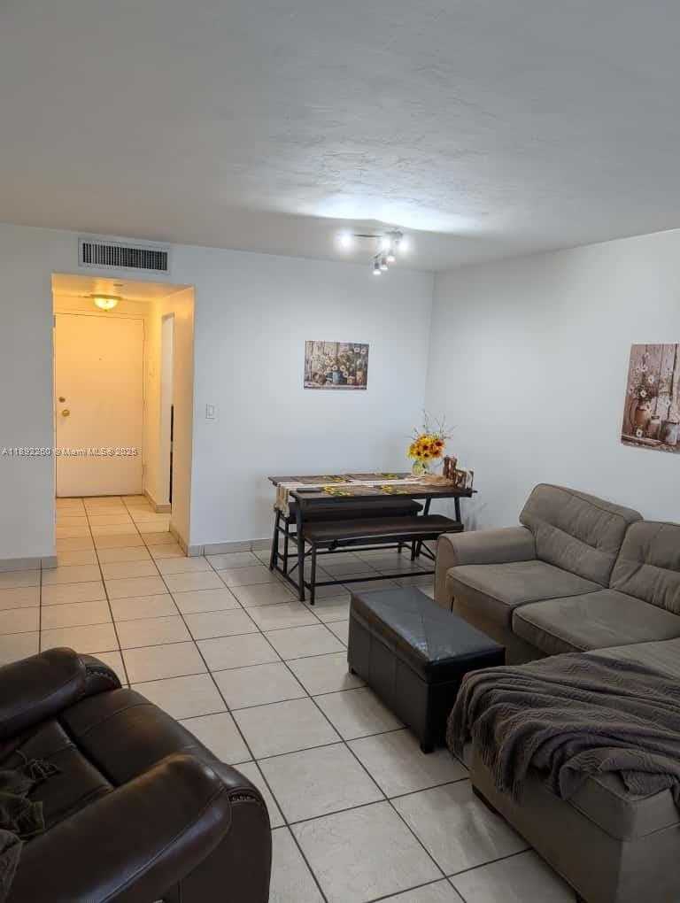 Small Image of 2899 COLLINS AVE #736, Miami Beach Number 10