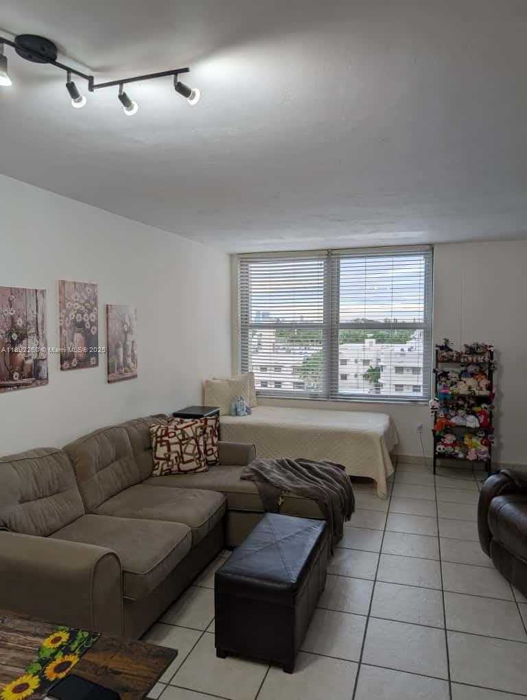 Small Image of 2899 COLLINS AVE #736, Miami Beach Number 11