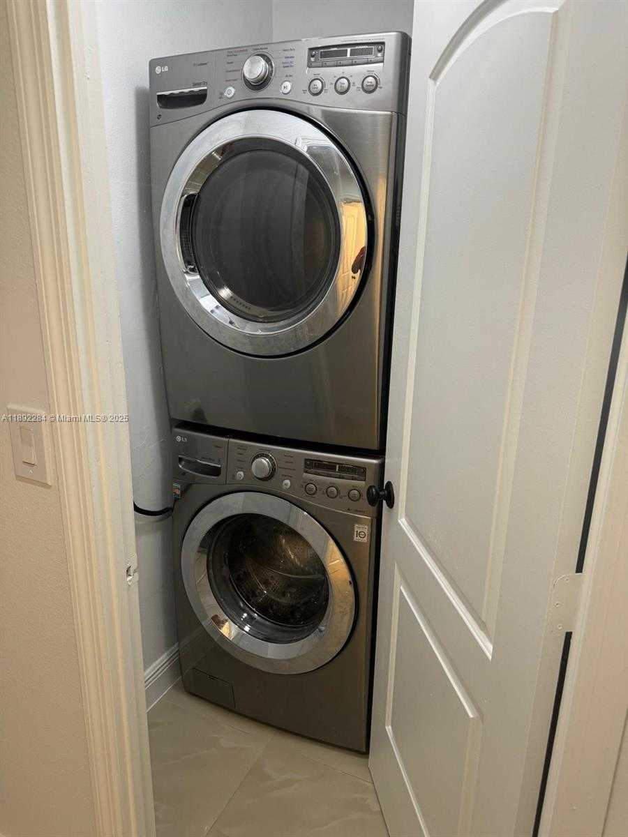 Small Image of 18101 NORTH WEST 68TH AVE #D207, Hialeah Number 11