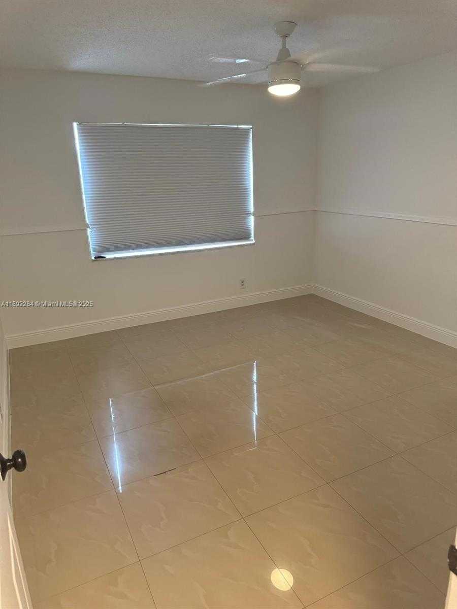 Small Image of 18101 NORTH WEST 68TH AVE #D207, Hialeah Number 15