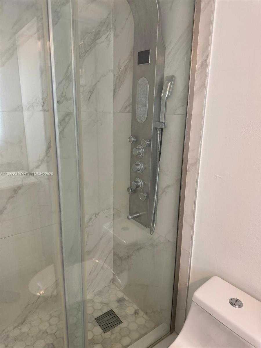 Small Image of 18101 NORTH WEST 68TH AVE #D207, Hialeah Number 22