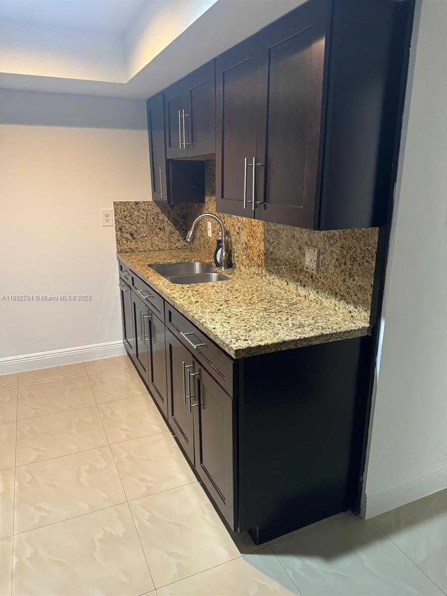 Small Image of 18101 NORTH WEST 68TH AVE #D207, Hialeah Number 6